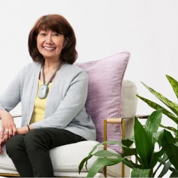 LivingWell Companion Telus Cell Medical bracelet new​ - Picture 7 of 11